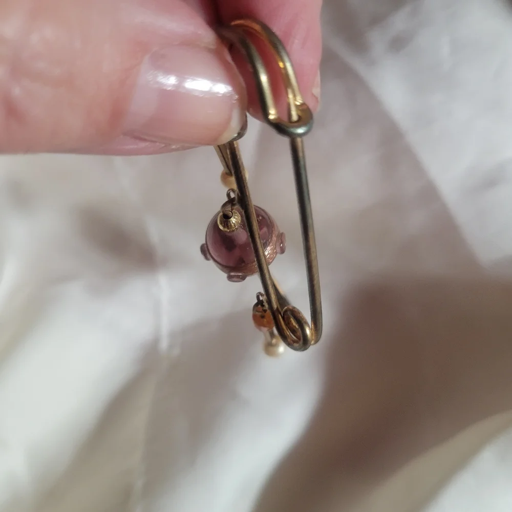 Vintage Artistic Pin Glass Beads & Heart - Picture 3 of 4